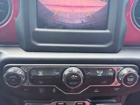 Used 2022 Jeep Wrangler Unlimited Sport AWD/4WD image 7