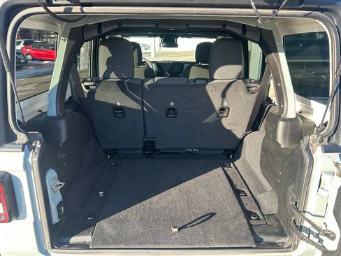 Used 2024 Jeep Wrangler Sport S image 33