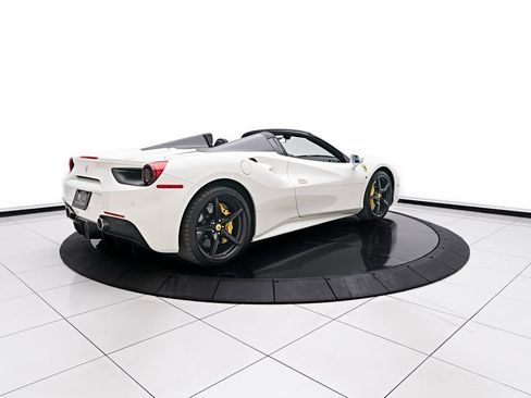 Used 2019 Ferrari 488 Spider RWD image 12