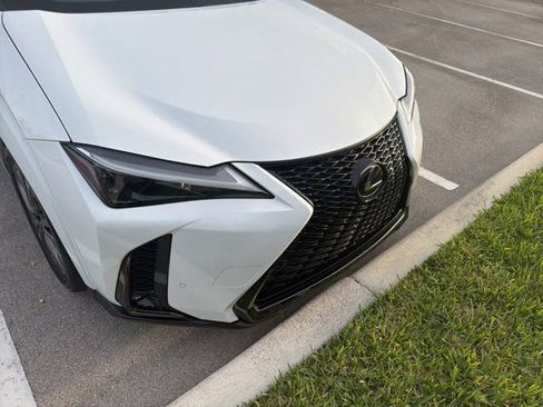 Used 2025 Lexus UX 300h FWD image 11
