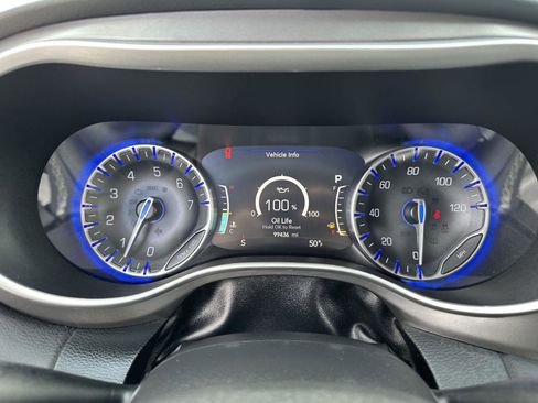 Used 2022 Chrysler Pacifica Touring-L FWD image 28
