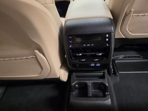 Certified 2024 Jeep Grand Cherokee L Limited AWD/4WD image 36