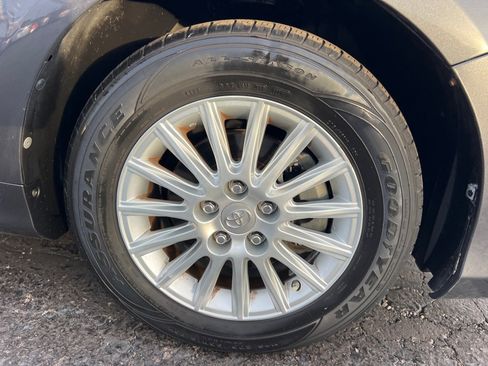 Used 2012 Toyota Camry LE image 40