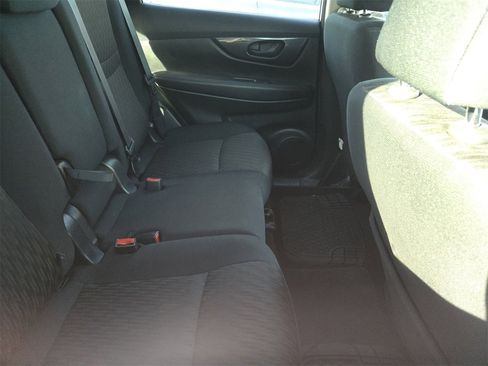 Used 2020 Nissan Rogue S image 11