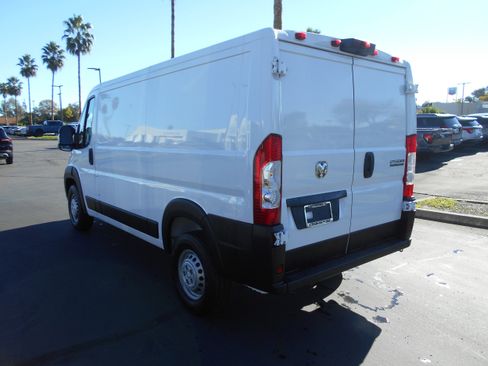Used 2025 RAM ProMaster 2500 w/ Convenience Group image 7