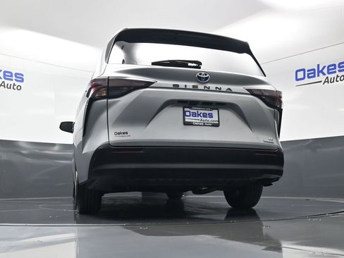 Used 2024 Toyota Sienna LE image 41