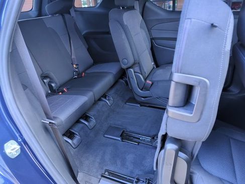 Used 2023 Chevrolet Traverse LT AWD/4WD image 32