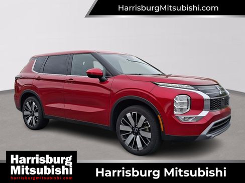 Used 2025 Mitsubishi Outlander SE FWD image 1