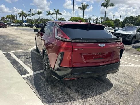 Used 2025 Cadillac Lyriq Sport AWD/4WD image 9