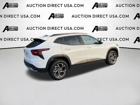 Used 2025 Chevrolet Trax LT w/ Driver Confidence Package FWD image 9