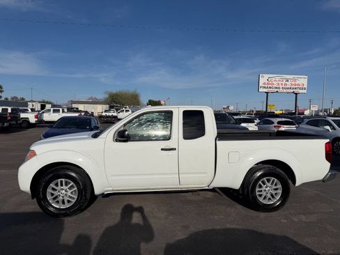 Used 2018 Nissan Frontier SV RWD image 4