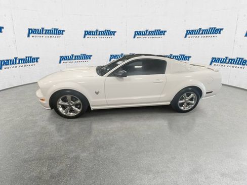 Used 2009 Ford Mustang GT RWD image 6