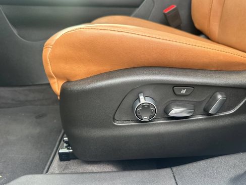 Used 2025 Cadillac XT4 Sport w/ LPO, Onyx Lite Package FWD image 14