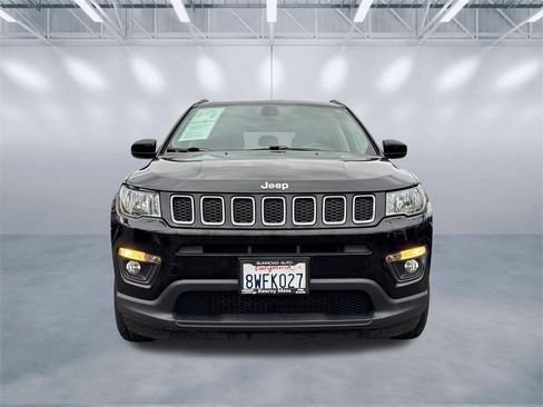 Used 2021 Jeep Compass Latitude image 2