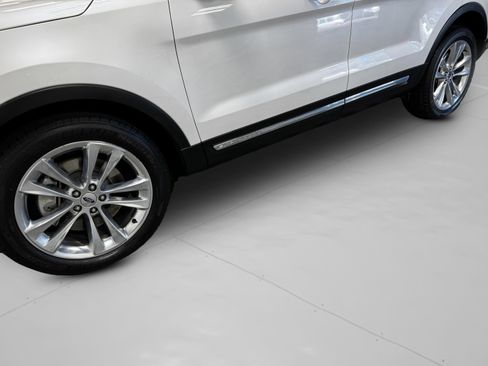 Used 2018 Ford Explorer Limited w/ Equipment Group 301A image 38