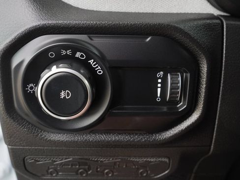 Used 2025 Jeep Wrangler Unlimited Sport AWD/4WD image 16