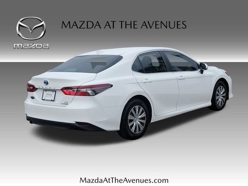 Used 2023 Toyota Camry LE image 4