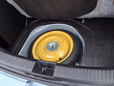 Used 2013 MAZDA MAZDA2 Sport image 26