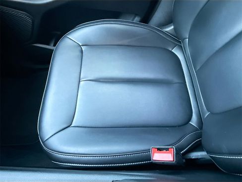 Used 2024 Jeep Grand Cherokee Limited w/ Black Appearance Package image 24