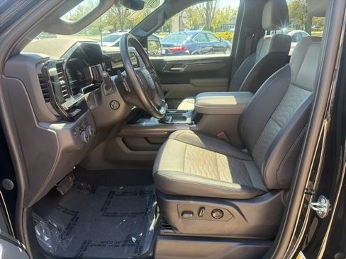 Used 2023 Chevrolet Silverado 1500 ZR2 w/ Technology Package AWD/4WD image 12