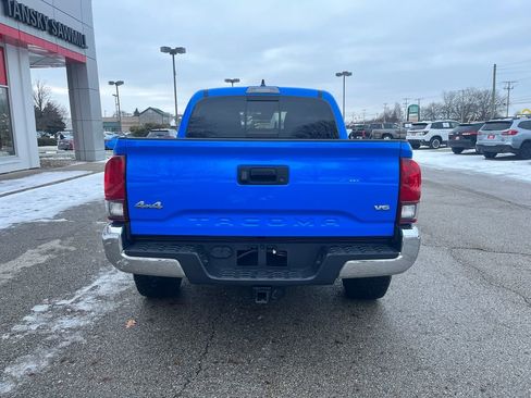 Certified 2021 Toyota Tacoma SR5 image 4