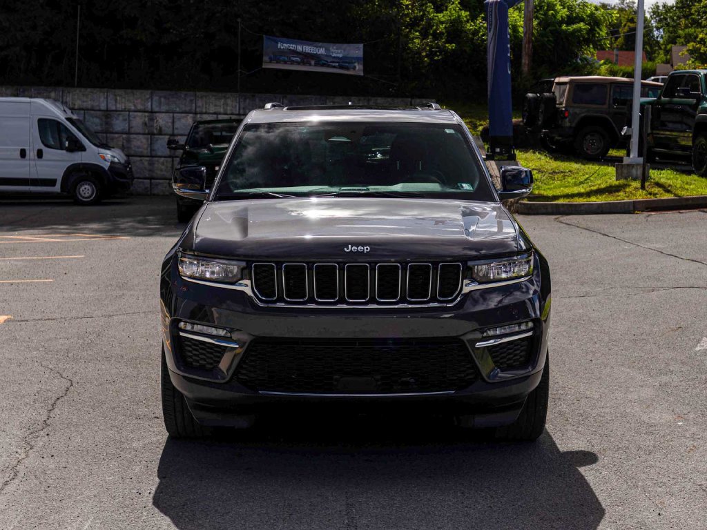 Used 2025 Jeep Grand Cherokee Limited 4xe AWD/4WD image 2