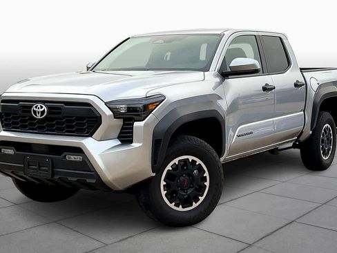 Used 2024 Toyota Tacoma TRD Off-Road image 2