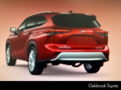 Used 2026 Toyota Highlander Platinum AWD/4WD image 4