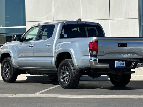 Used 2022 Toyota Tacoma TRD Off-Road image 5