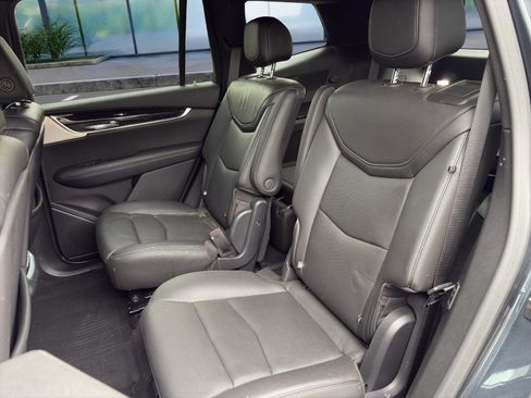 Used 2020 Cadillac XT6 Premium Luxury FWD image 13