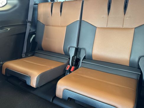 Used 2024 Lexus GX 550 image 12