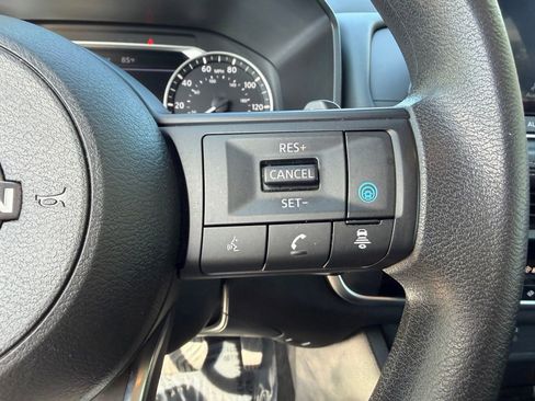 Used 2024 Nissan Rogue SV FWD image 21