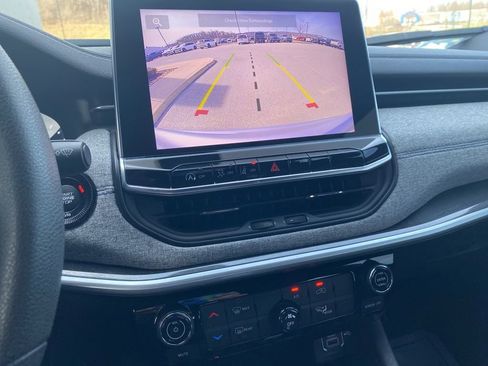 Certified 2024 Jeep Compass Sport image 31