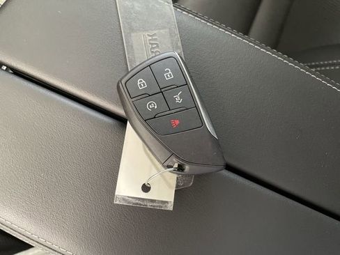 Certified 2022 Buick Envision Essence w/ Sport Touring Package image 32