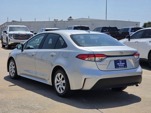 Used 2025 Toyota Corolla LE FWD image 7