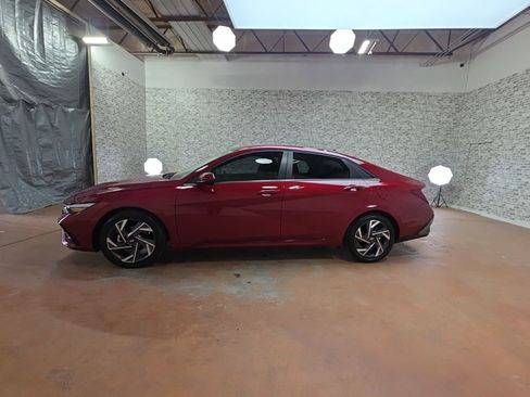 Certified 2025 Hyundai Elantra SEL image 4