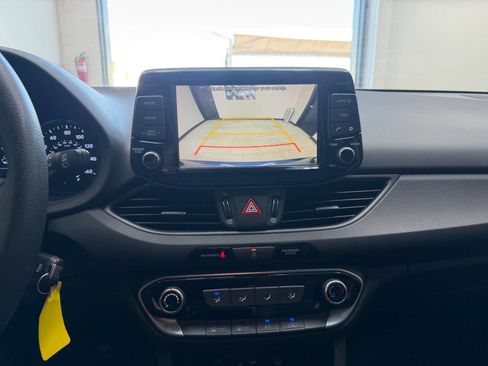 Used 2019 Hyundai Elantra GT image 22