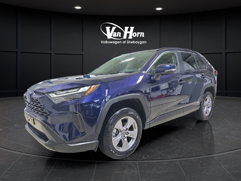 Used 2025 Toyota RAV4 XLE AWD/4WD image 3