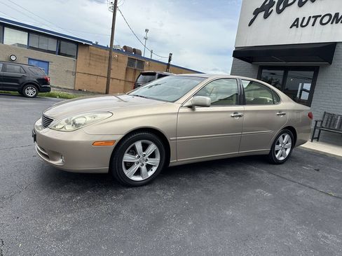 Used 2005 Lexus ES 330 w/ DVD Navigation System Pkg FWD image 1