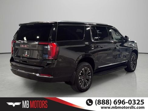 Used 2025 GMC Yukon XL Elevation AWD/4WD image 4