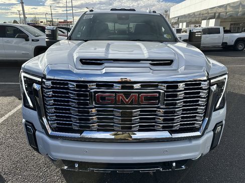 New 2026 GMC Sierra 2500 Denali w/ Denali Reserve Package AWD/4WD image 2