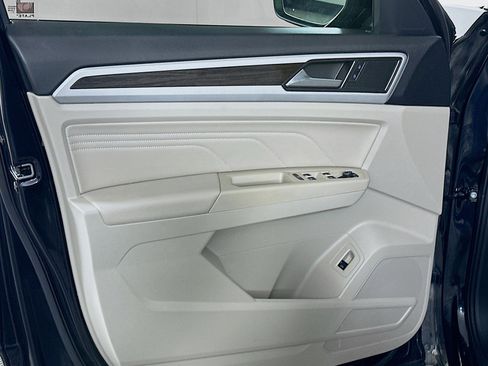 Used 2023 Volkswagen Atlas SE image 15