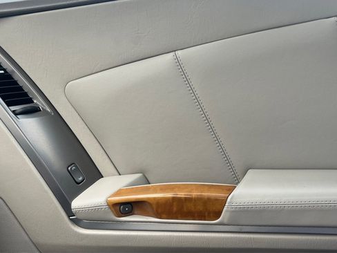 Used 2005 Cadillac XLR image 39