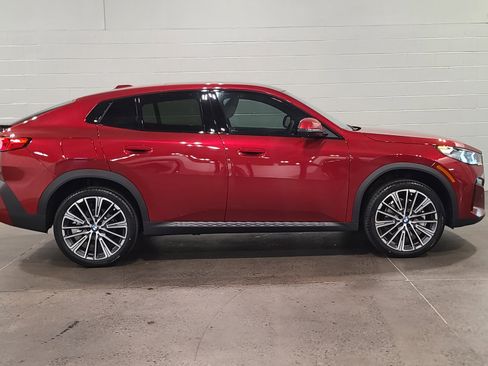 Used 2026 BMW X2 xDrive28i w/ Technology Package AWD/4WD image 9