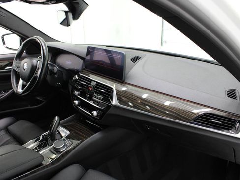Used 2021 BMW 530i w/ Convenience Package RWD image 56