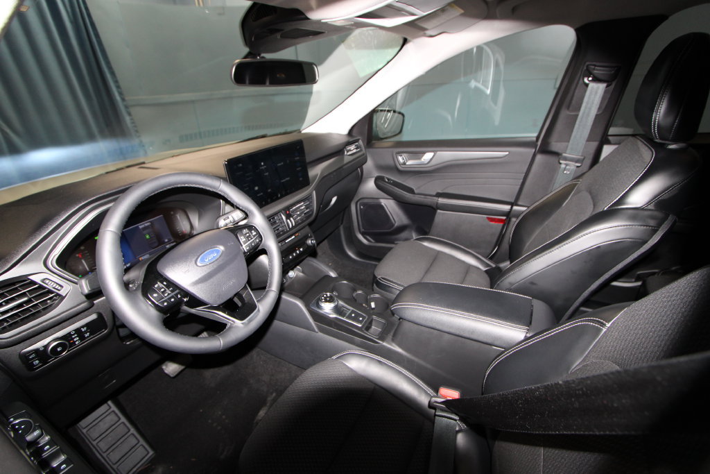Used 2024 Ford Escape SE FWD image 2