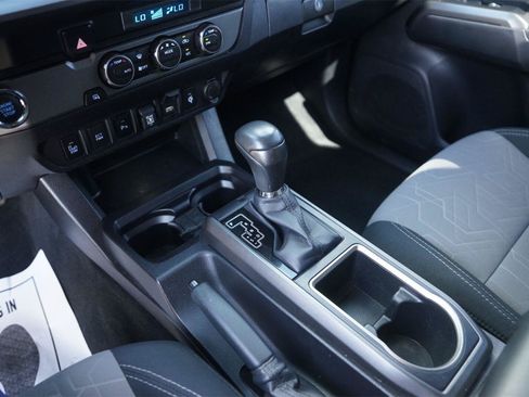 Used 2022 Toyota Tacoma TRD Sport w/ Technology Package RWD image 28