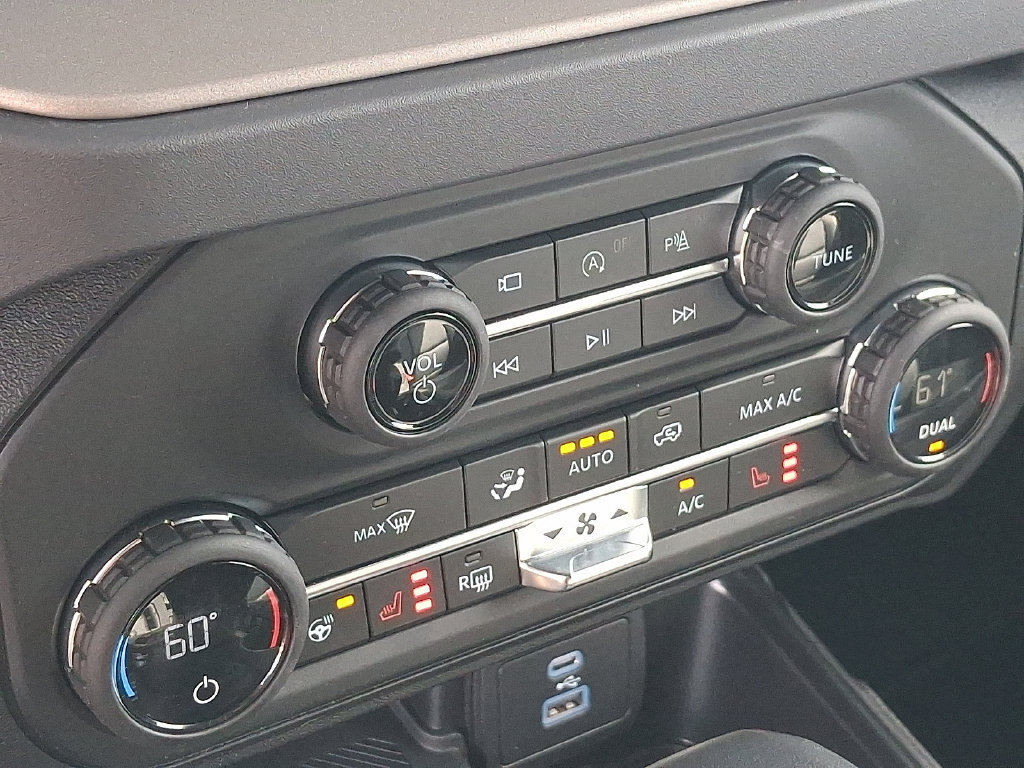 Used 2025 Ford Bronco Outer Banks AWD/4WD image 16