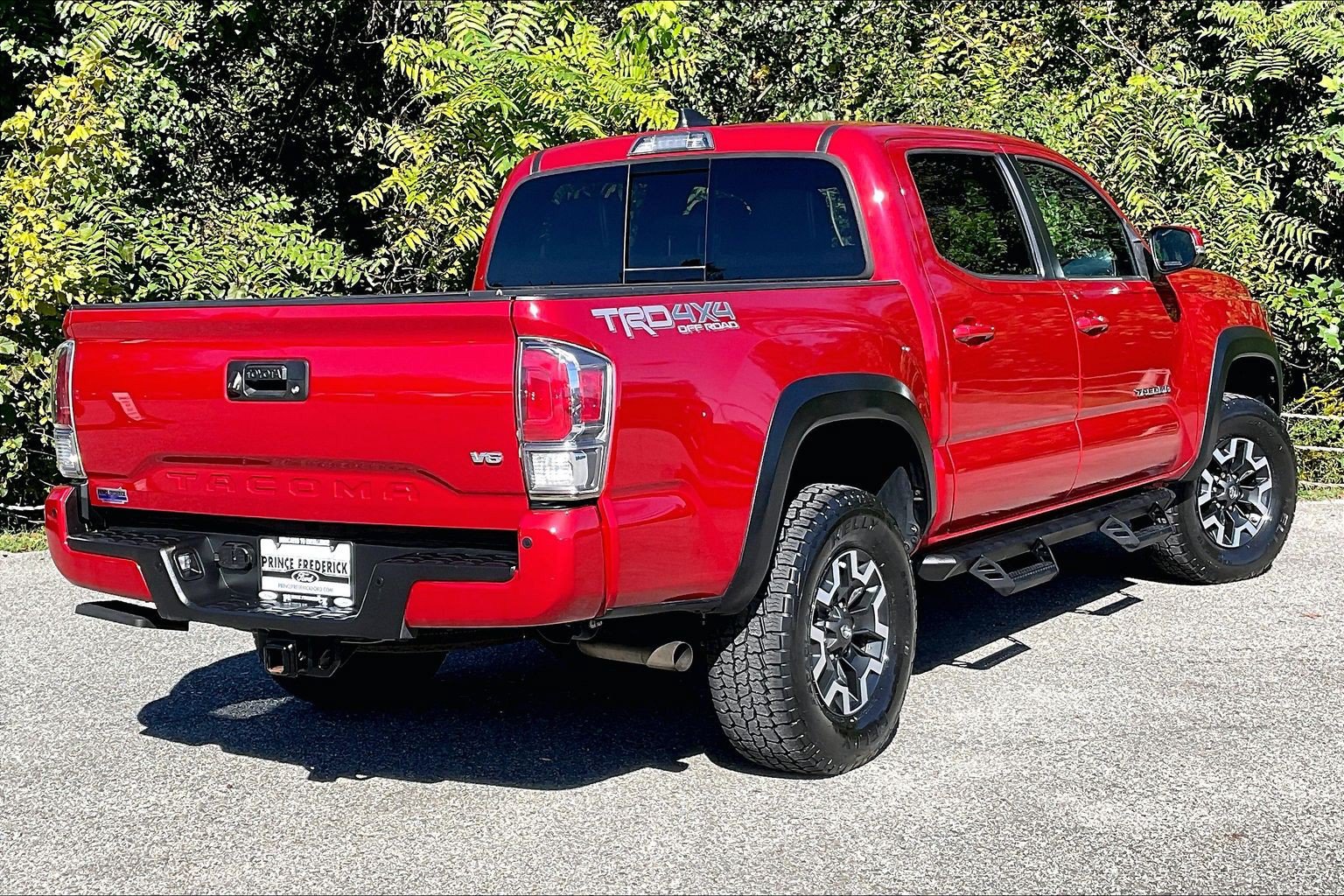 Used 2021 Toyota Tacoma TRD Off-Road w/ TRD Premium Off Road Package AWD/4WD image 13