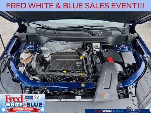 Used 2024 Chevrolet Trax LT w/ Driver Confidence Package FWD image 28